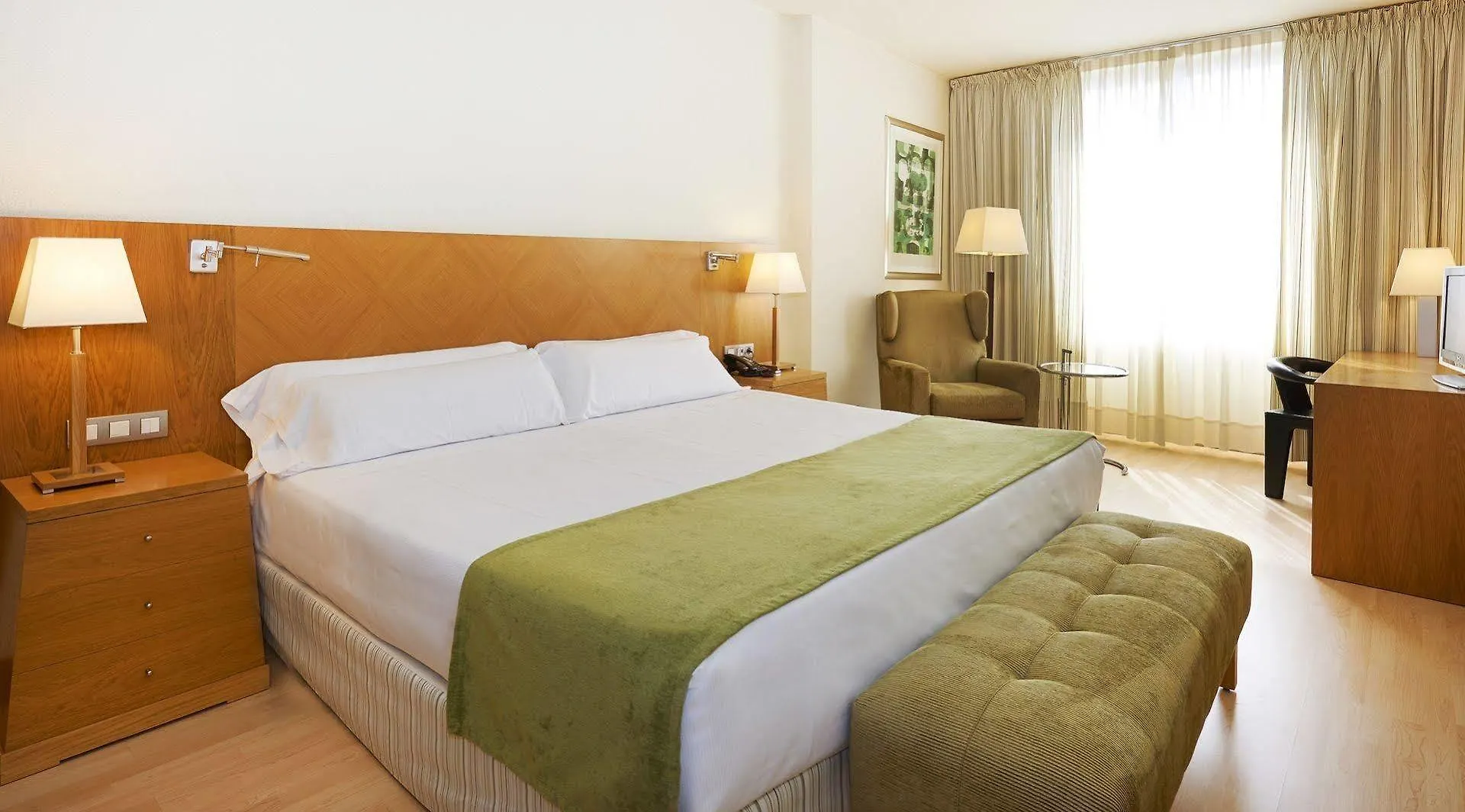 Hotel Hesperia Barcelona Sant Just Sant Just Desvern 4*,  Španělsko